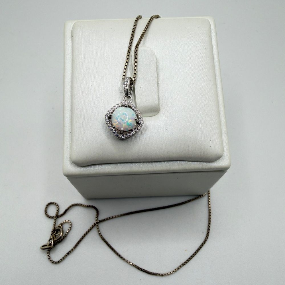7mm round cut cabochon opal, w/ halo of cz diamond pendant‎ on 21" 925 necklace!